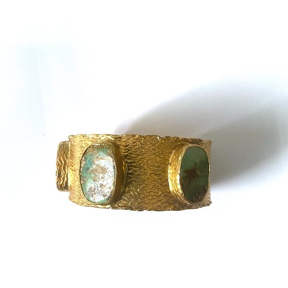 Jewelry - Gold Bangle Cuff With Green Stone Details